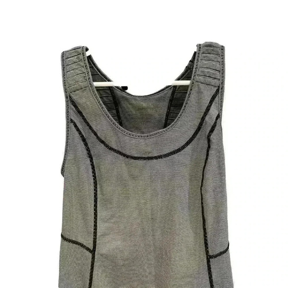 - Lululemon Stay the Course Moisture Wicking Tank Top Size 4, Pre-Owned. EUC - Picture 2 of 6
